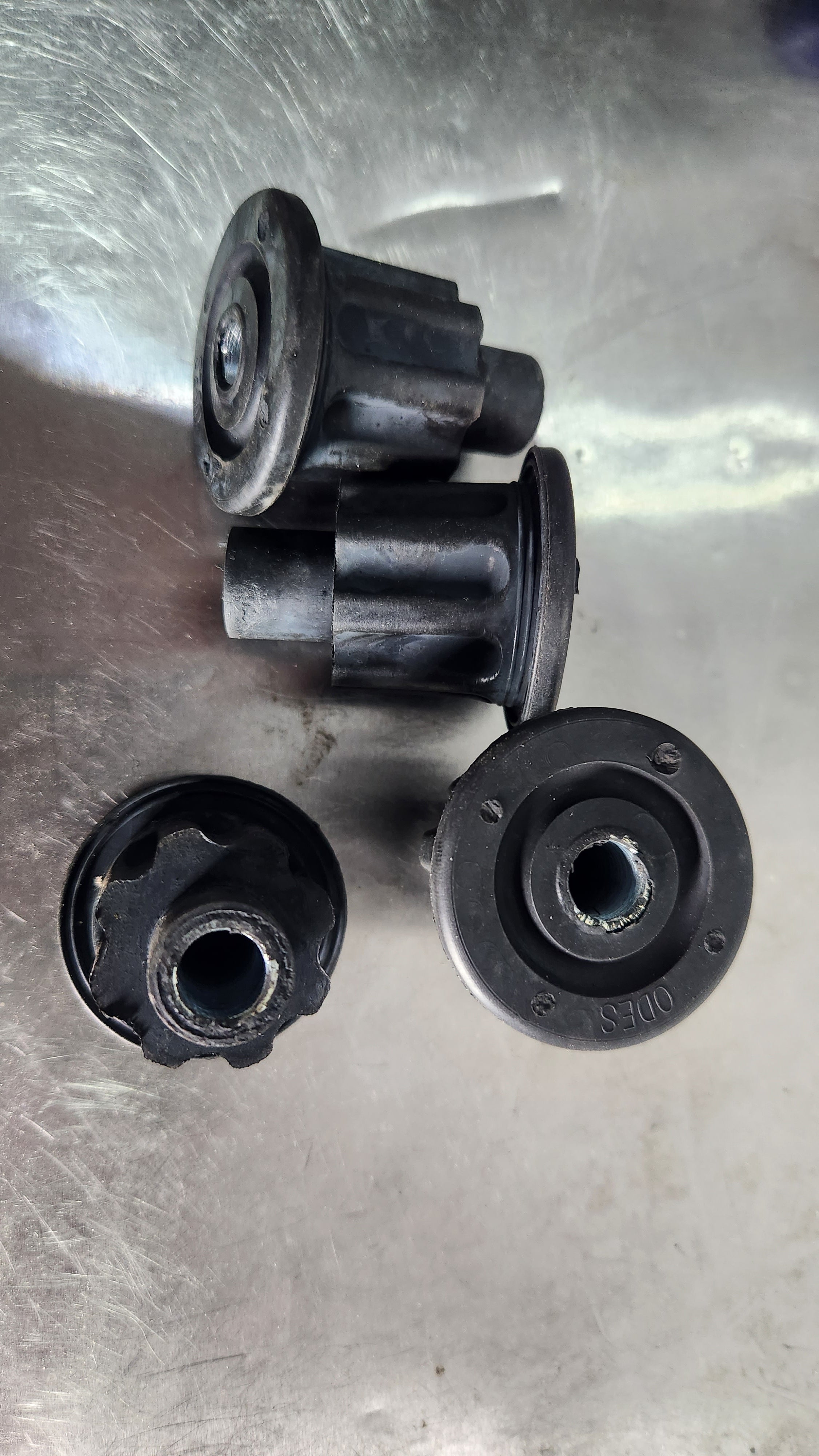 CANAM VTWIN ENGINE/GEARBOX MOUNT (1)