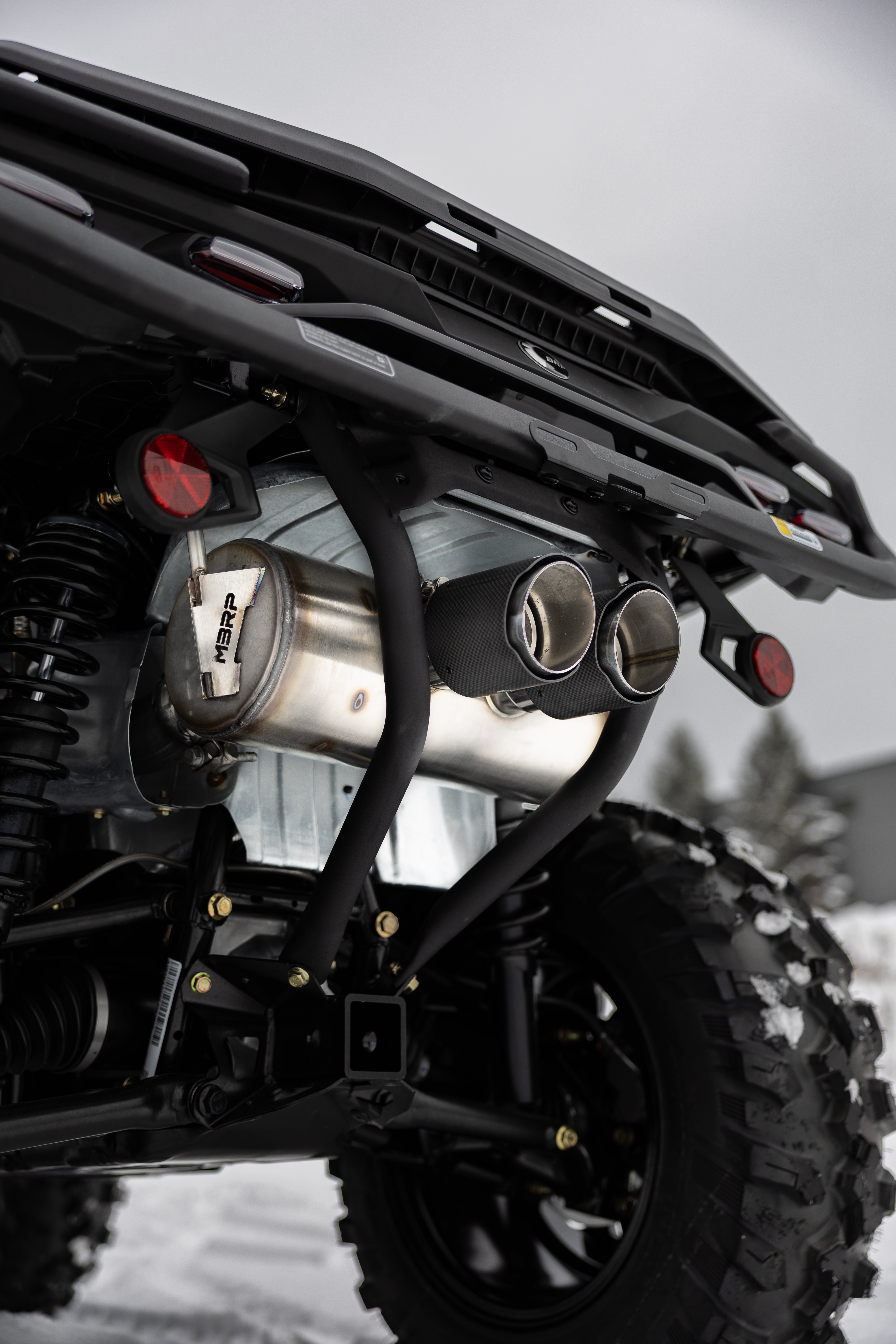 Performance Series, 6-Inch Single Slip-on, Dual Outlet with Carbon Fiber Tips.