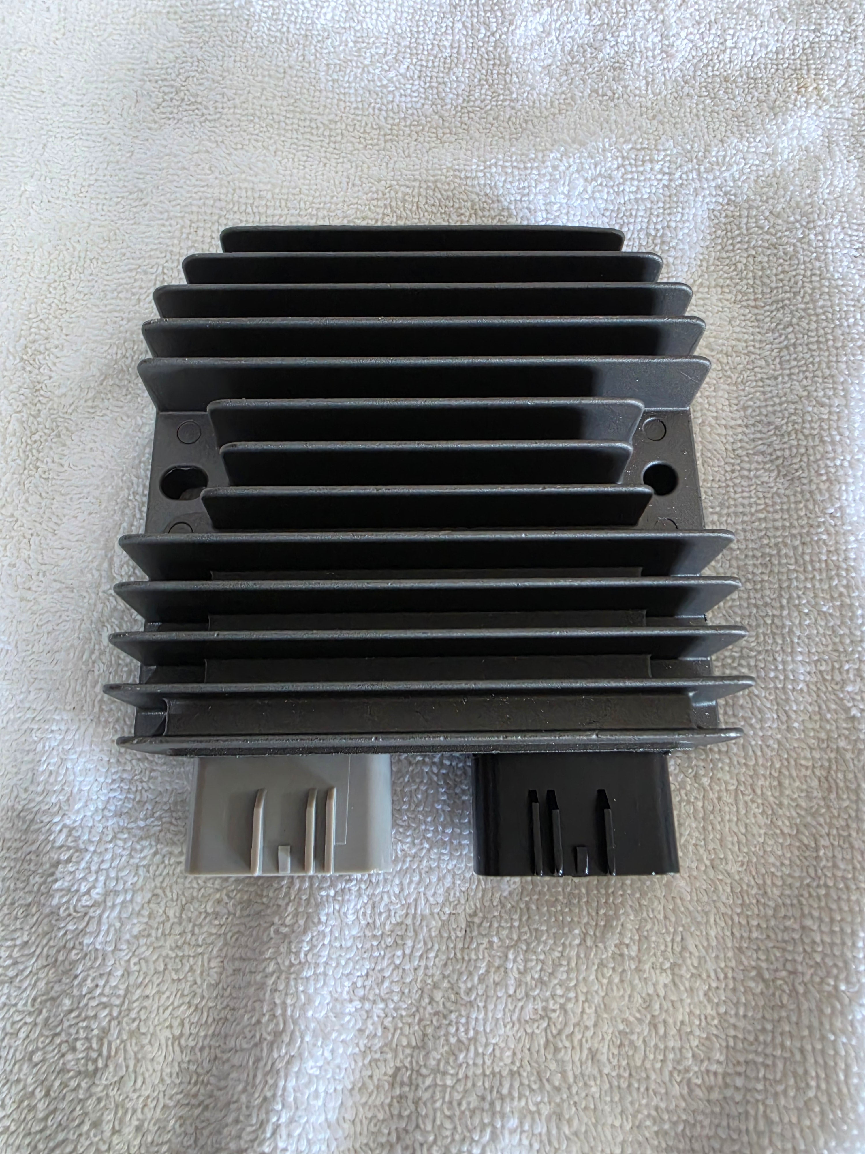 CANAM VTWIN LARGE VOLTAGE  REGULATOR (#710001191)
