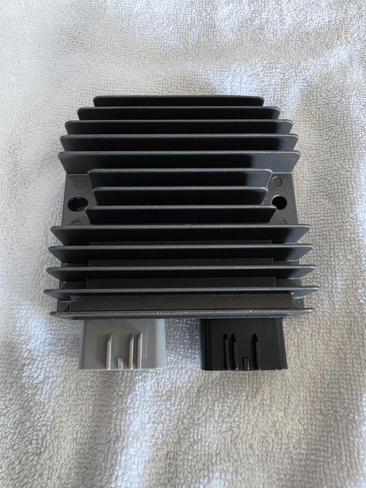 CANAM VTWIN LARGE VOLTAGE  REGULATOR (#710001191)