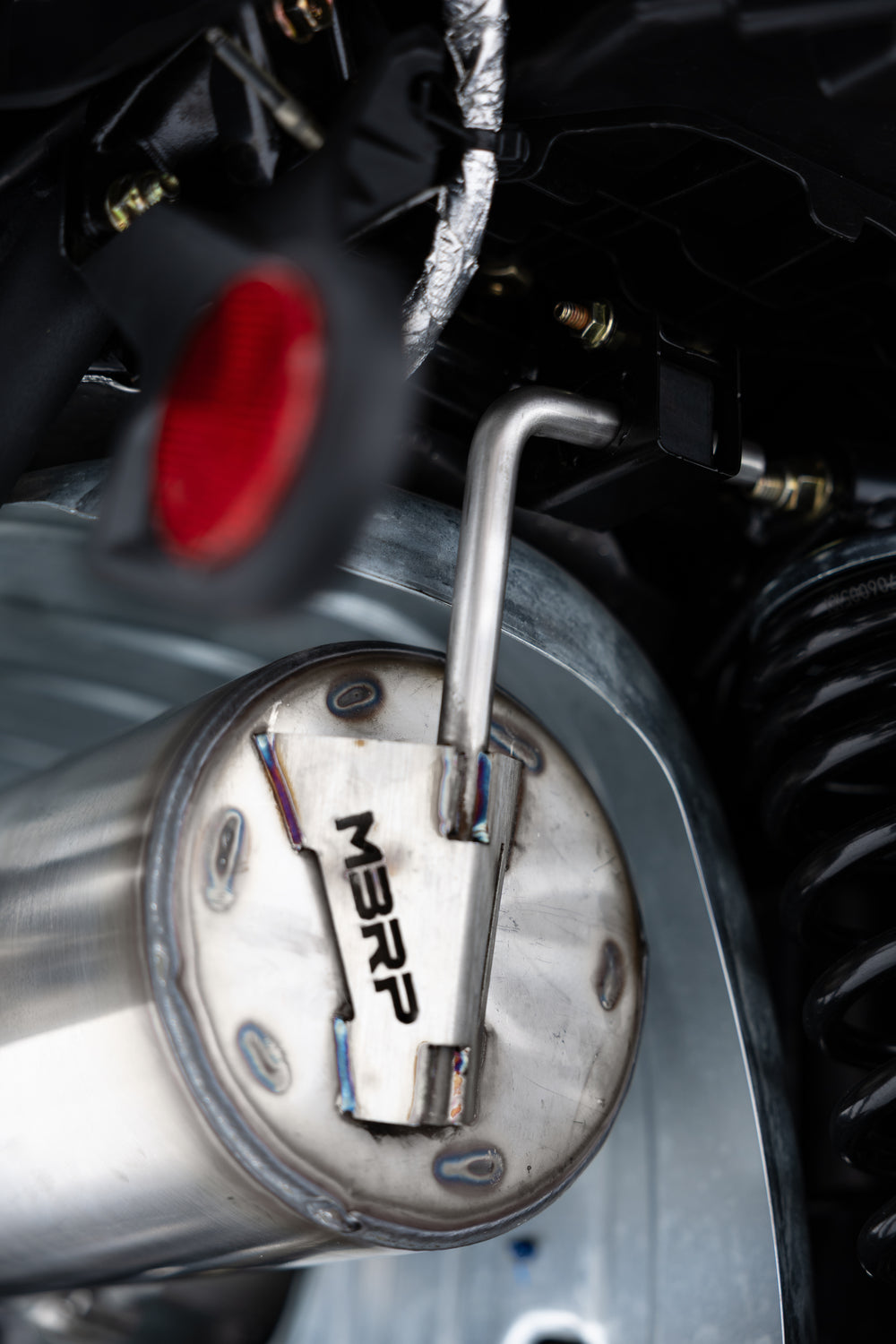 Performance Series, 6-Inch Single Slip-on, Dual Outlet with Carbon Fiber Tips.