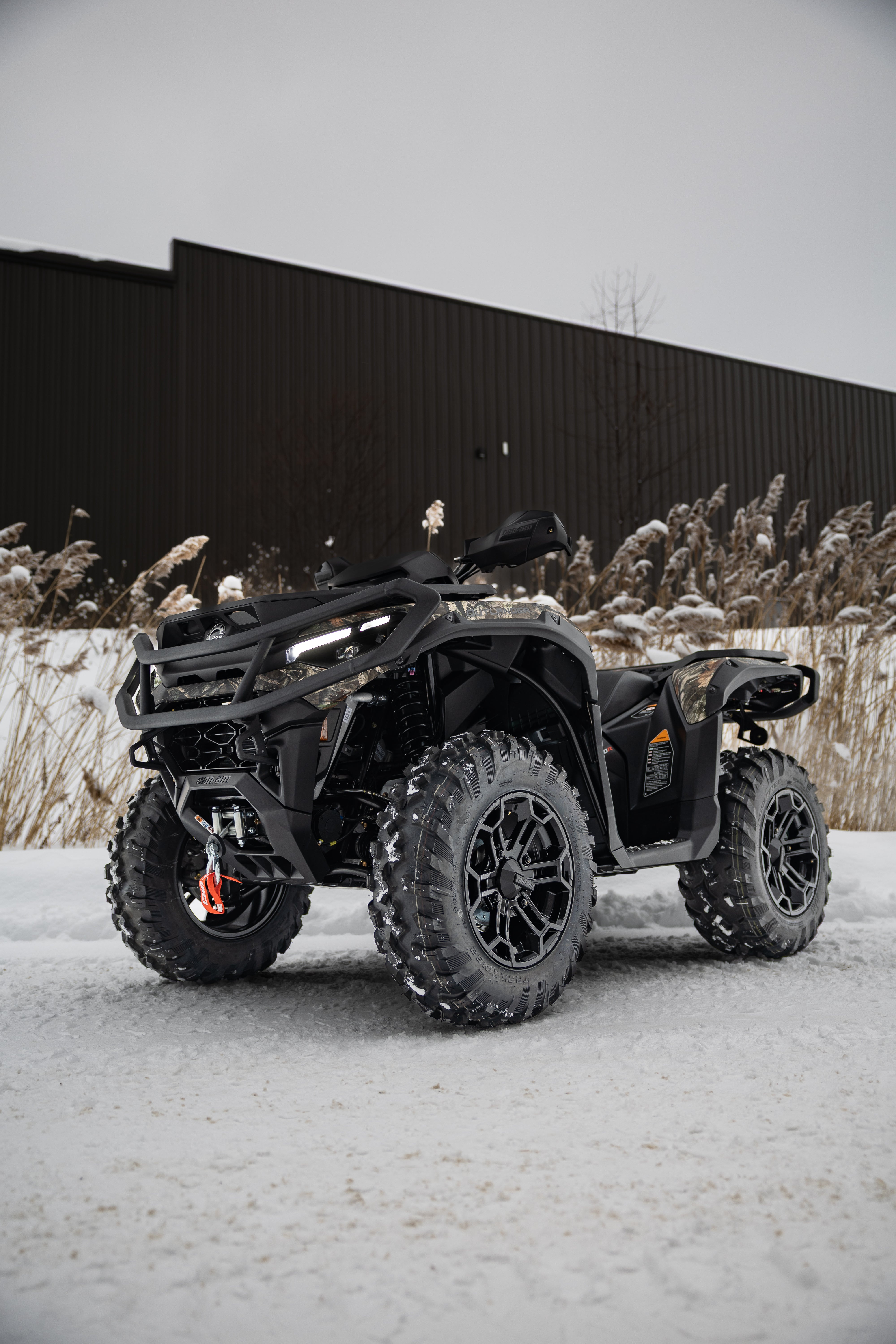 Performance Series, 6-Inch Single Slip-on, Dual Outlet with Carbon Fiber Tips.