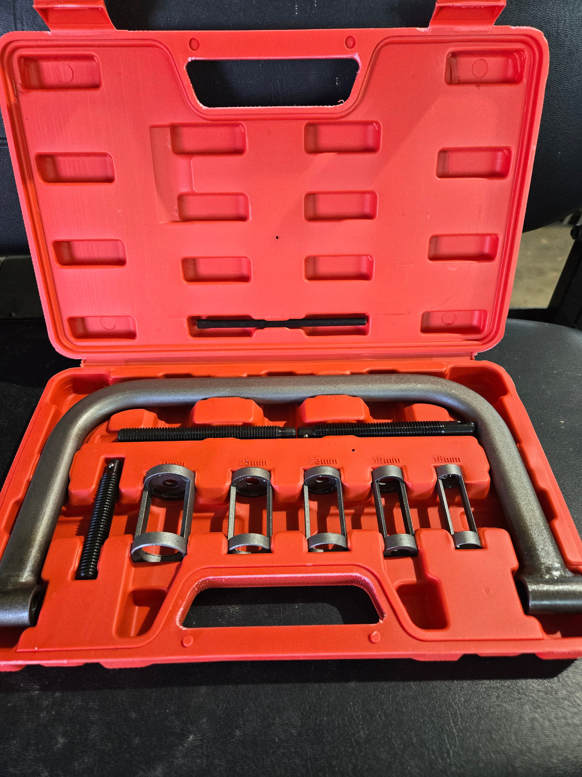 VALVE SPRING COMPRESSOR KIT